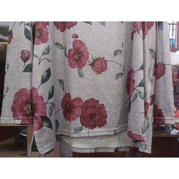 Misslook Plus Size Woman's Shirt 2X Gray with Red Flowers LS NWOT - Picture 3 of 4